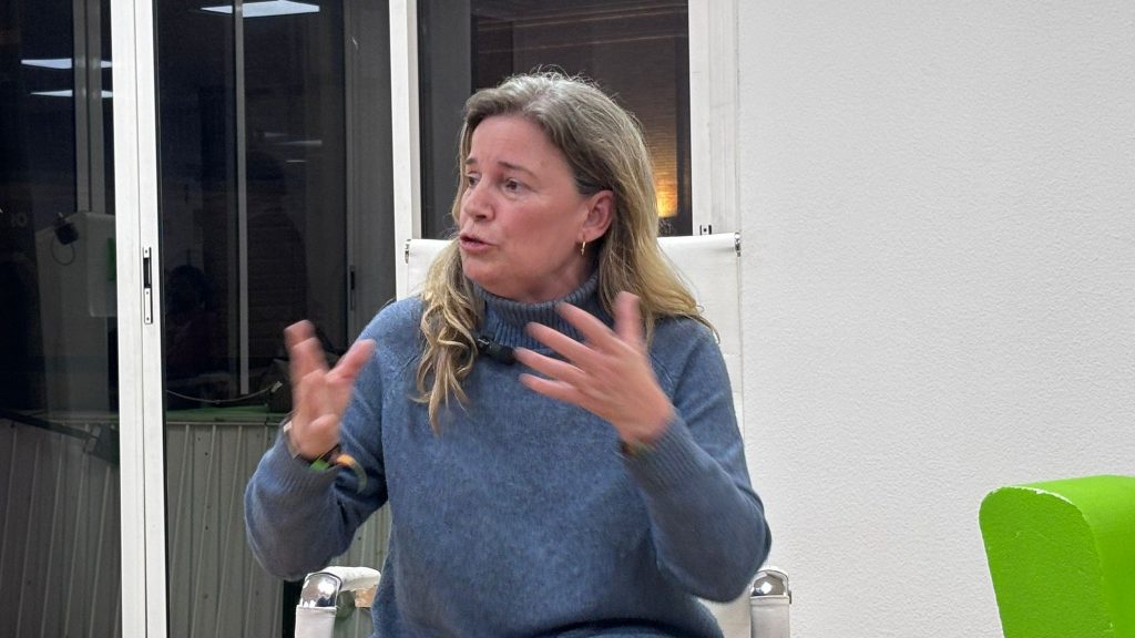 La imagen actual no tiene texto alternativo. El nombre del archivo es: Isabel-Madera.jpg